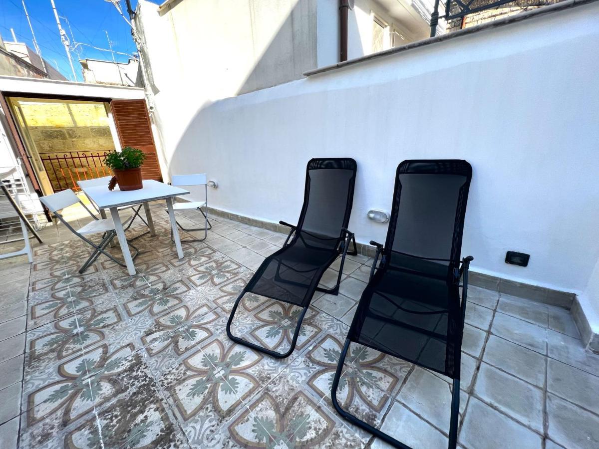 Palazzo Barone,Nel Cuore Del Borgo Antico. Apartment Bari Bagian luar foto