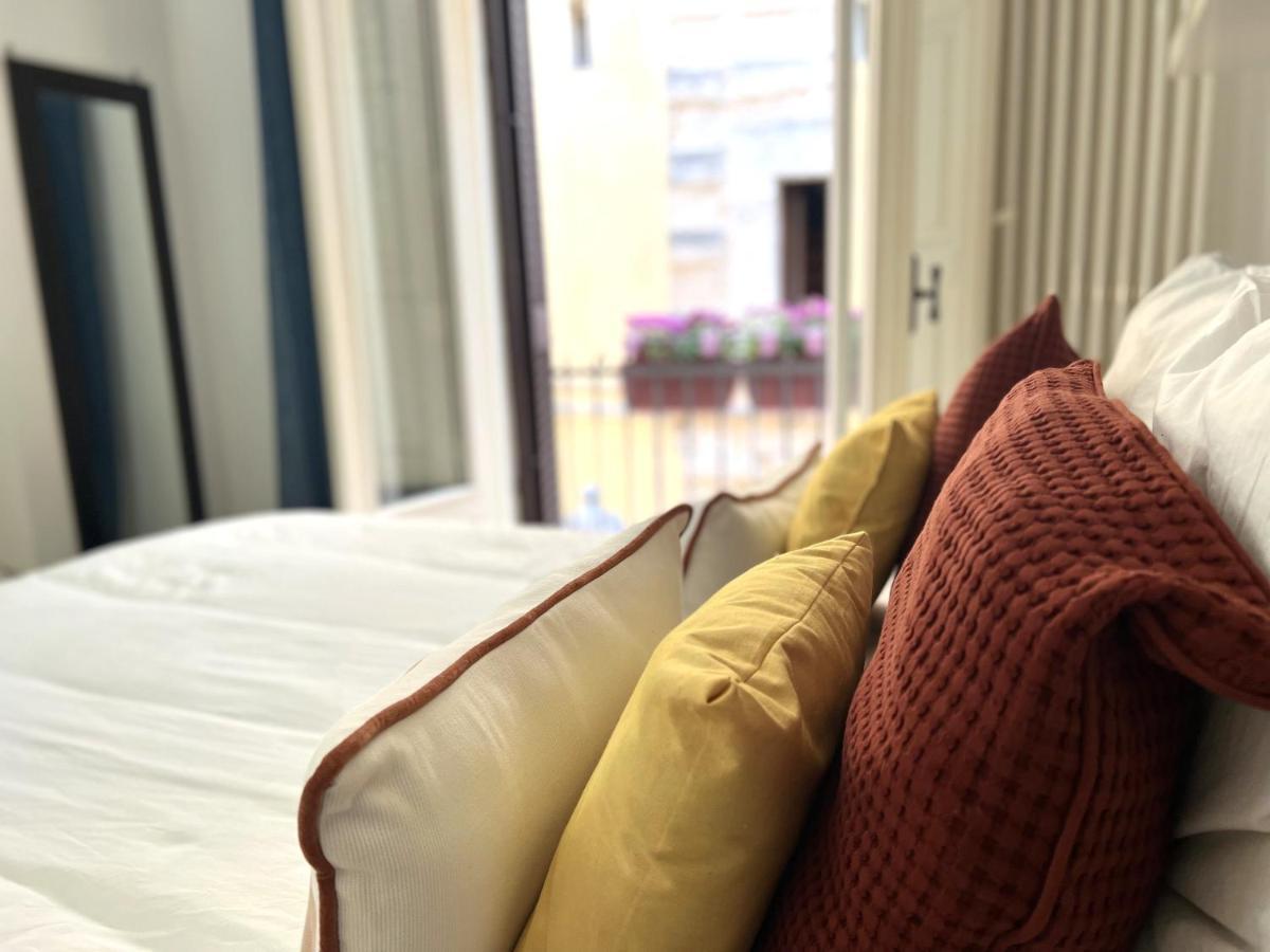 Palazzo Barone,Nel Cuore Del Borgo Antico. Apartment Bari Bagian luar foto