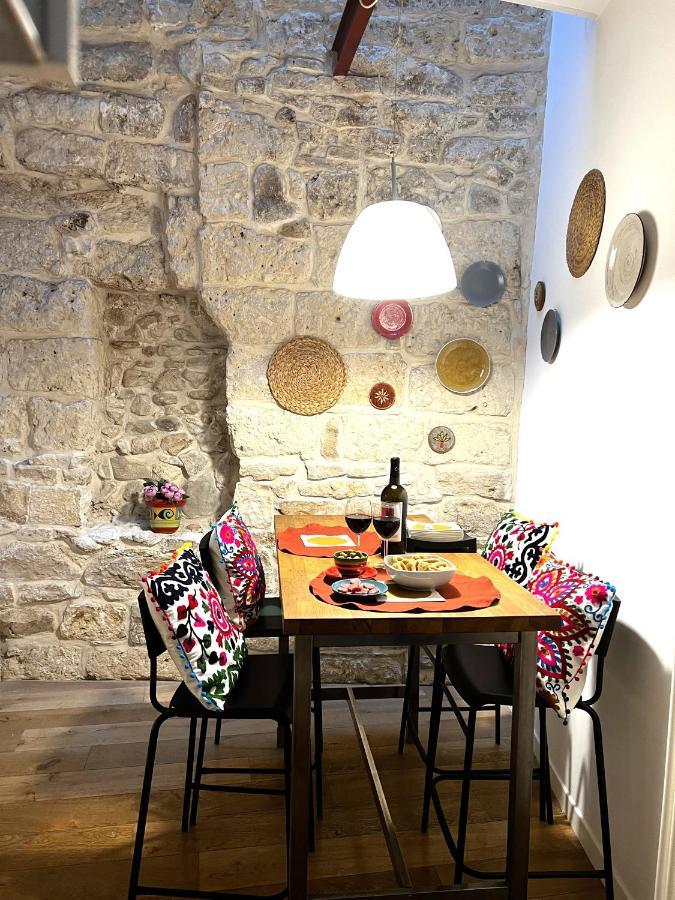 Palazzo Barone,Nel Cuore Del Borgo Antico. Apartment Bari Bagian luar foto