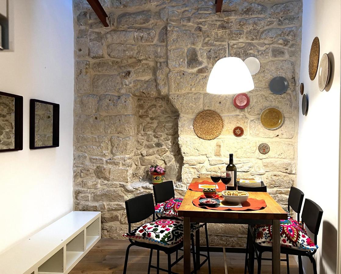 Palazzo Barone,Nel Cuore Del Borgo Antico. Apartment Bari Bagian luar foto